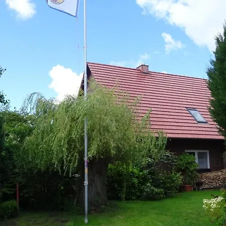 Ferienhaus Eulenhaus Im Urigen Garten