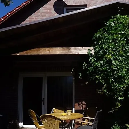 Ferienhaus Eulenhaus Im Urigen Garten Сasa de vacaciones