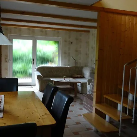 Ferienhaus Eulenhaus Im Urigen Garten Zingst