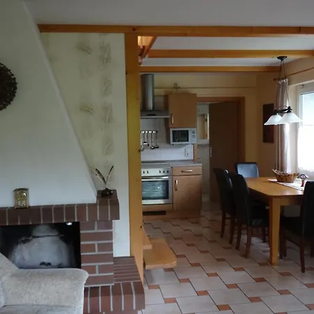 Ferienhaus Eulenhaus Im Urigen Garten