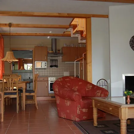 Ferienhaus Eulenhaus Im Urigen Garten Zingst