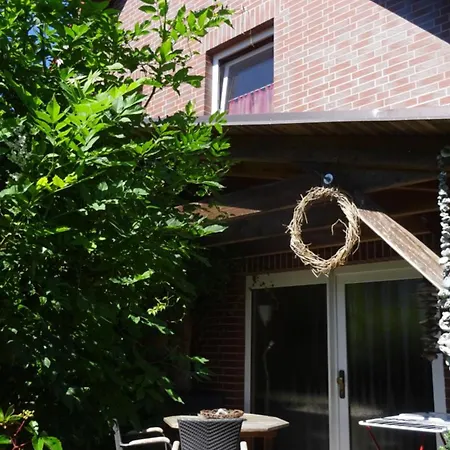 Apartment Eule Ost Und West Im Urigen Garten *