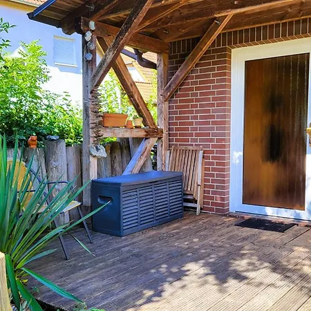 Apartment Eule West Und Eule Ost Feriehaeuser Im Urigen Garten Zingst