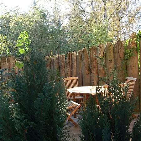 Tatil Evi Ferienhaus Eulenhaus Im Urigen Garten