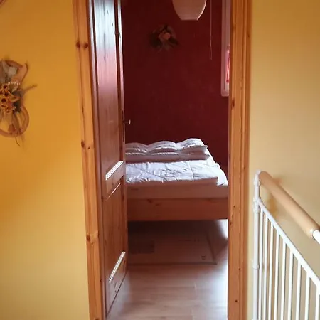 Nyaraló Ferienhaus Eulenhaus Im Urigen Garten *